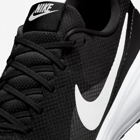 NIKE REVOLUTION 8 BLACK WHITE MAN 